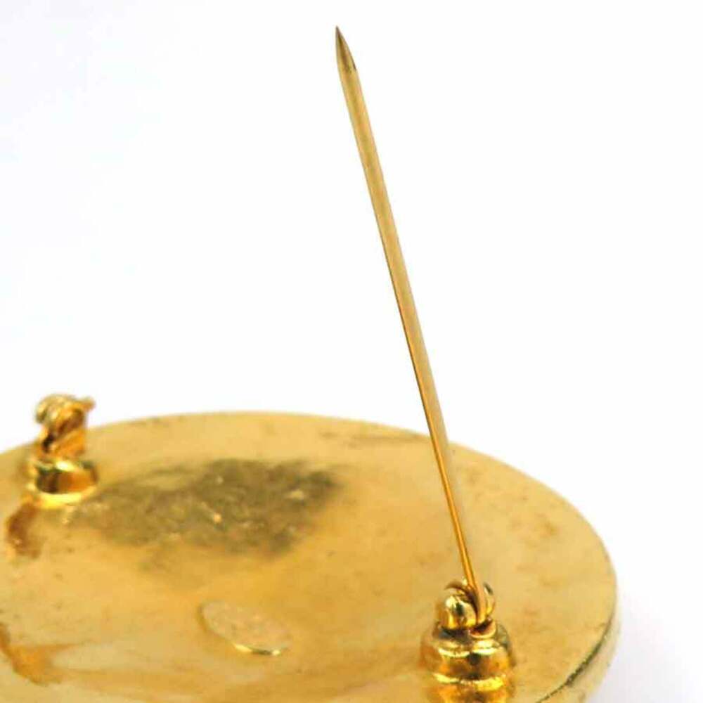 CHANEL Gold Logo Brooch - Picture 11 of 12